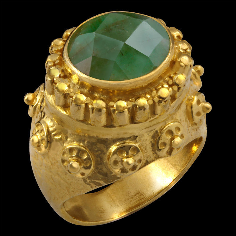 Anel Prata com banho de Ouro Oxidado Esmeralda Mughal